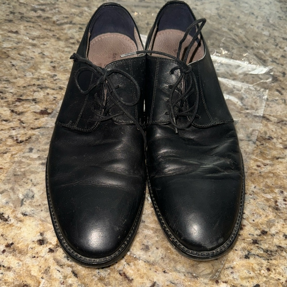 Dress shoes for formal occasions